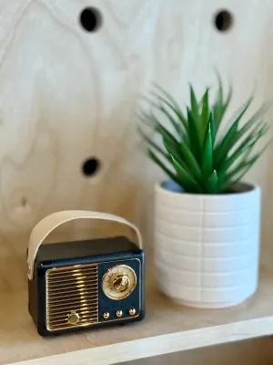 Retro Bluetooth Speaker || Black